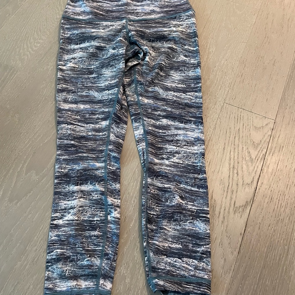 Beautiful blue Lululemon leggings